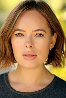 Tanya Burr